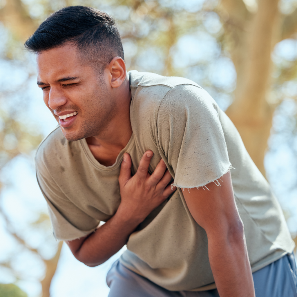 στένωση αορτικής βαλβίδας  young man in chest pain